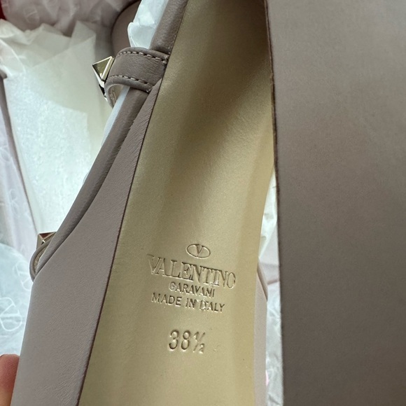 Valentino RockStud Sandals in Nude size 38, 38.5 - Picture 3 of 7